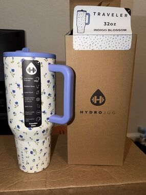 HydroJug Indigo Blossom 32oz Traveler